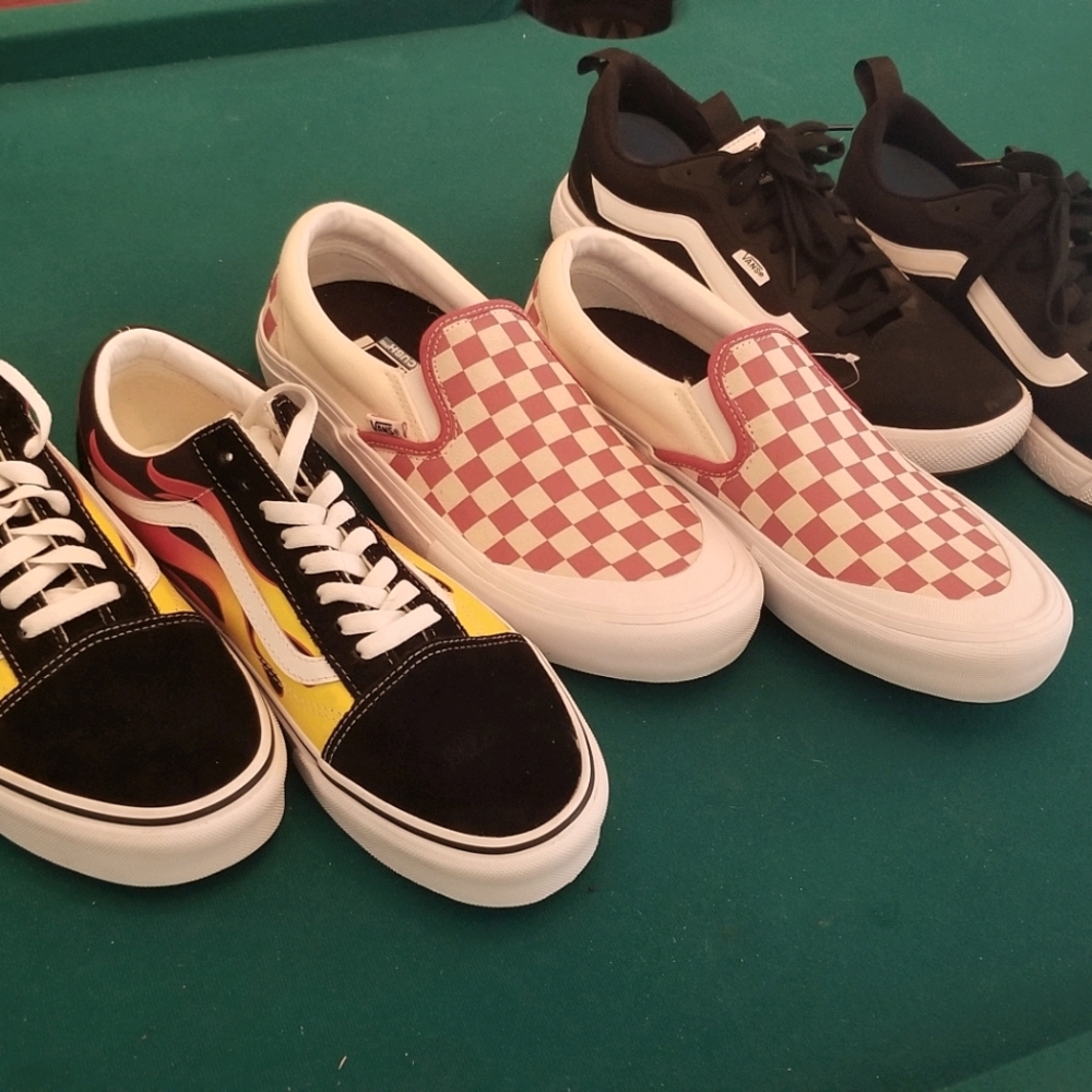 Vans! Mens 9.0, Womens 10.5.